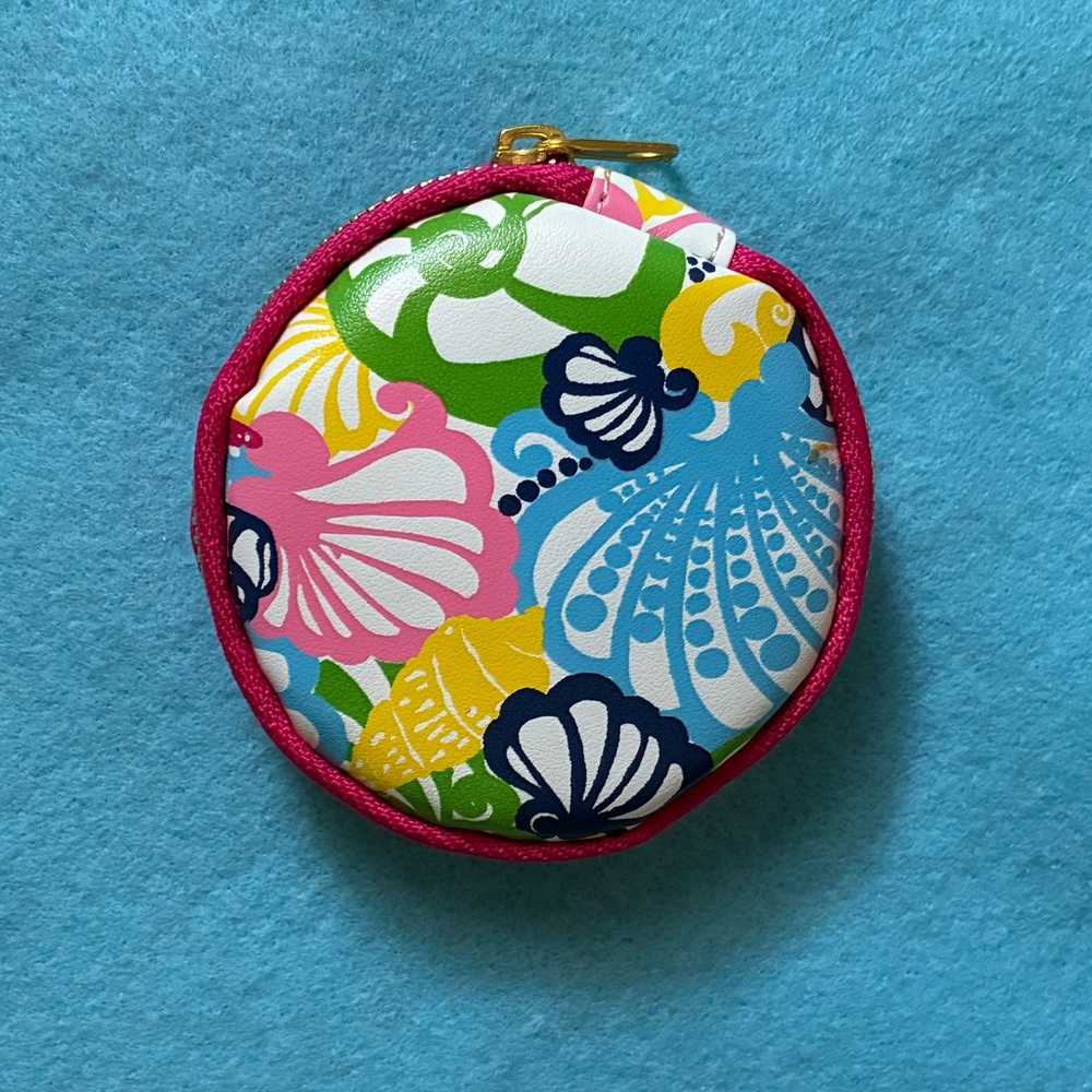 Vibrant Seashell Lilly Pulitzer Earbud Case Pouch